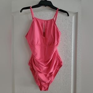 Ellen Tracy 1 piece Halter neck Keyhole swimsuit